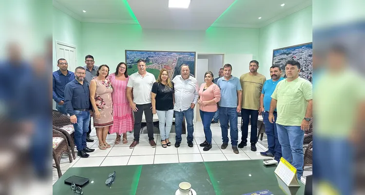 Também estiveram presentes o vice-prefeito Geferson Boschetti (Podemos), vereadores e secretários municipais.