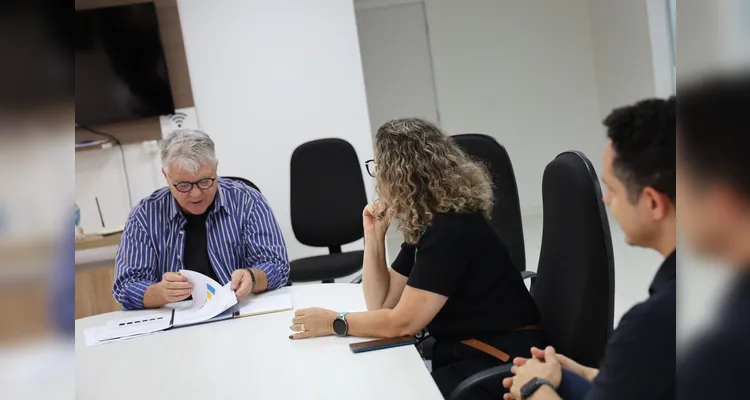 O encontro aconteceu na terça-feira (04).