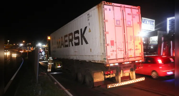 Atropelamento aconteceu na Avenida Presidente Kennedy, na BR-376, na noite desta quarta-feira (11) |