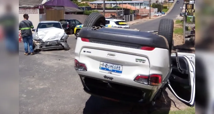 Acidente aconteceu no bairro Contorno.