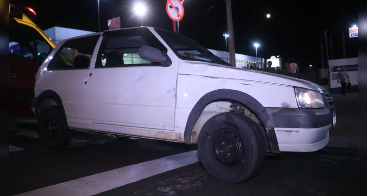 Fiat Uno envolvido na colisão.