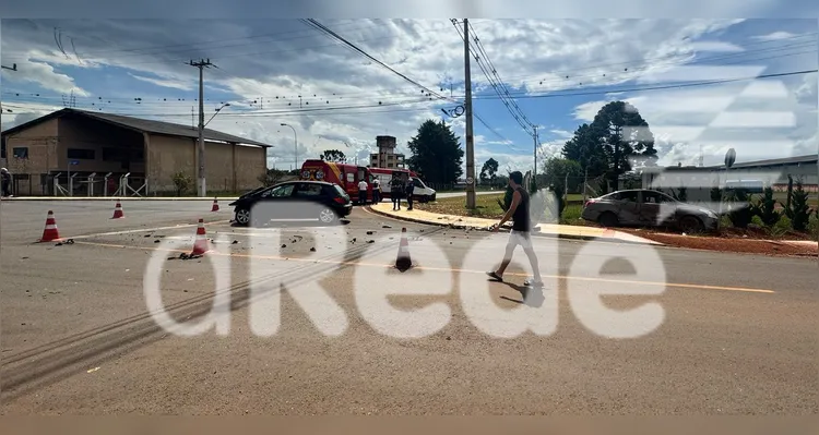 Veja imagens do acidente que deixou mulher gravemente ferida em PG