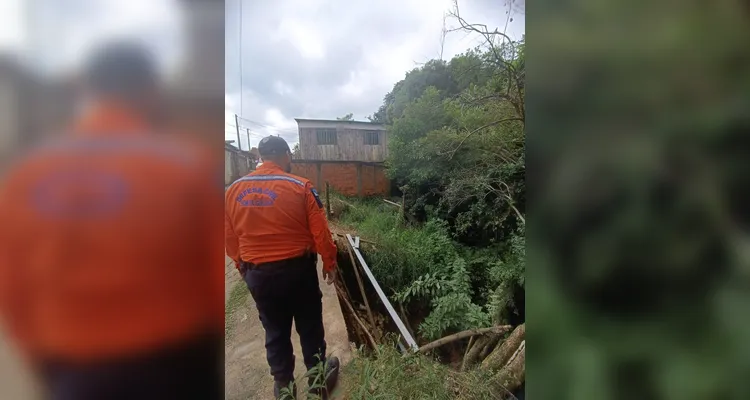 Erosão também colocou estruturas em risco.