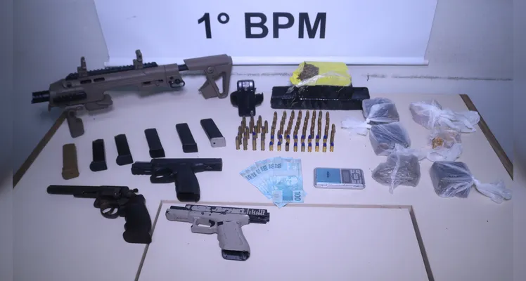 'Choque' apreende armas e prende homem em pousada de PG