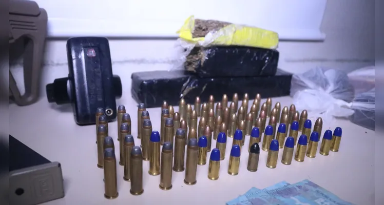 'Choque' apreende armas e prende homem em pousada de PG