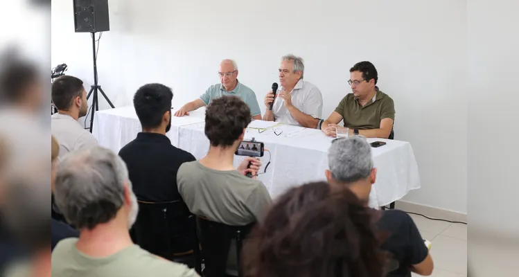 Durante a entrevista, foram mostrados dados e detalhamentos da atual situação do Hospital Anna Fiorillo Menarim.