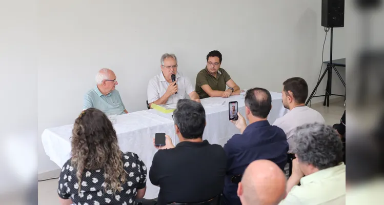 Durante a entrevista, foram mostrados dados e detalhamentos da atual situação do Hospital Anna Fiorillo Menarim.