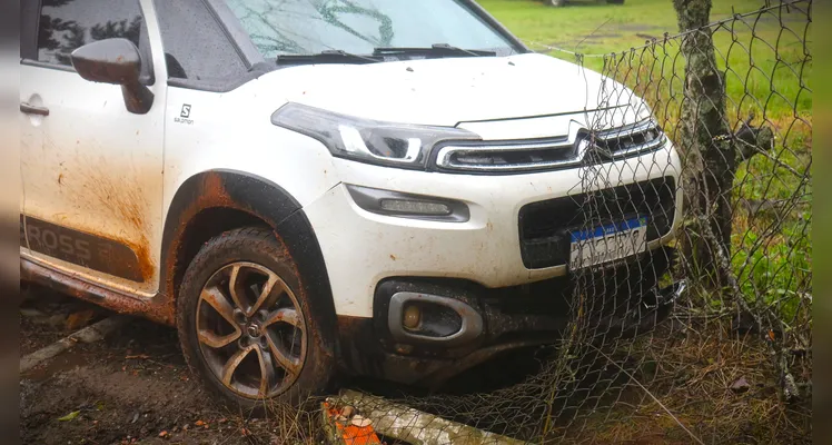 Citroën Aircross M Live, ano 2017, estava com alerta de furto.