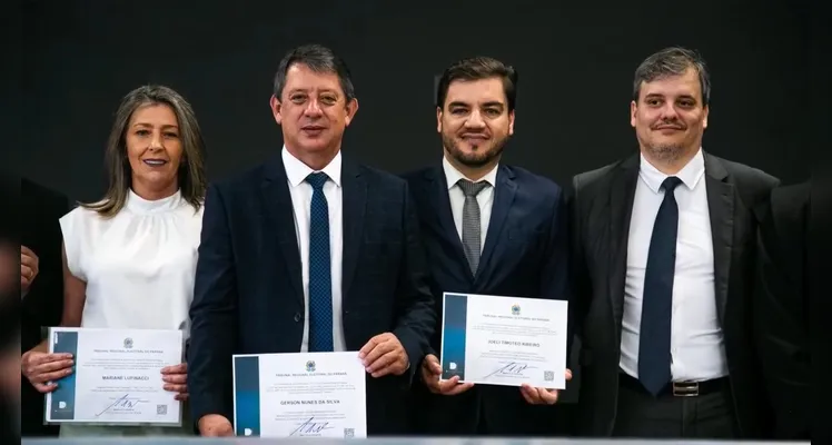 A diplomação é o ato formal que encerra o processo eleitoral e habilita o eleito a tomar posse no seu respectivo cargo.