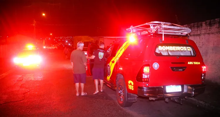 Situação aconteceu na rua Lúcio Alves da Silva.