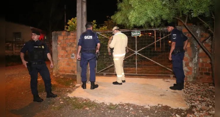 Homem é preso pela PM depois de desferir golpe de facão em outro indivíduo, em Ponta Grossa |