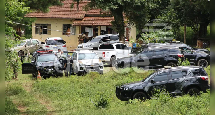 Fotos mostram interior de chácara onde houve confronto em PG