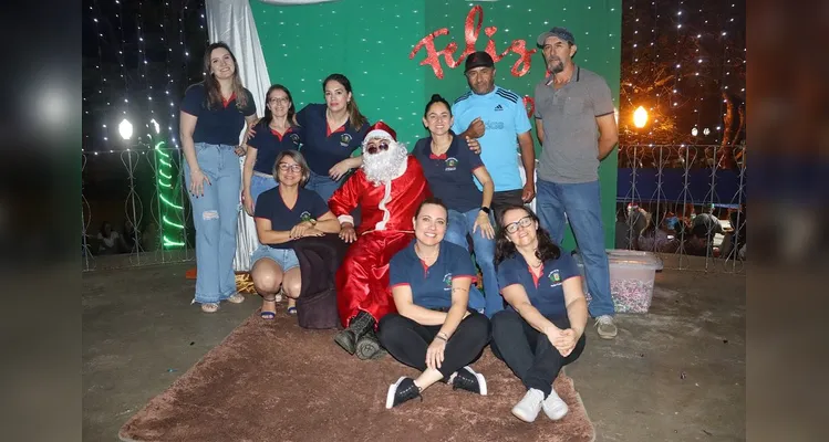 Crianças e adultos se apresentaram, encantando o público presente, que contou com o apoio e a presença de pais e familiares.