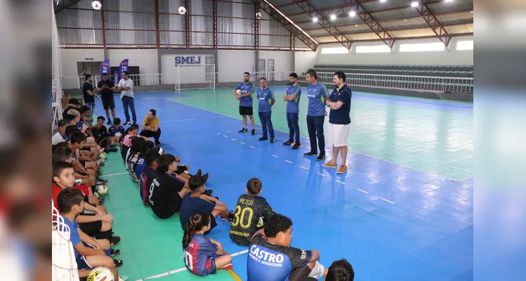 O projeto começou as atividades nesta terça-feira (11) em uma aula inaugural.