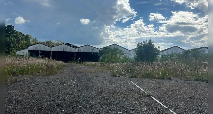 Abandonada, grande estrutura da Rumo em Ponta Grossa gera medo e reclamações