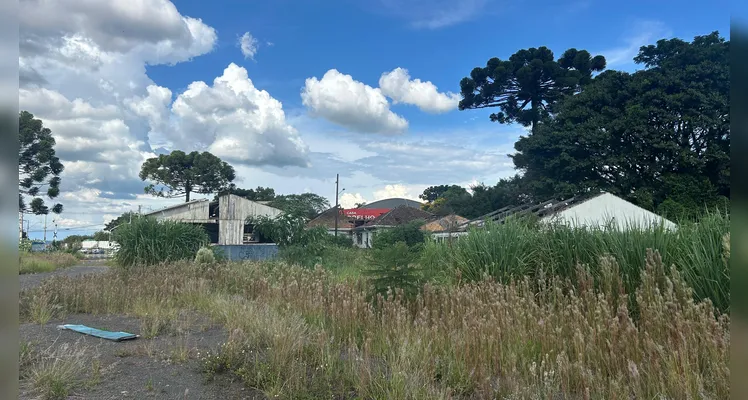 Abandonada, grande estrutura da Rumo em Ponta Grossa gera medo e reclamações