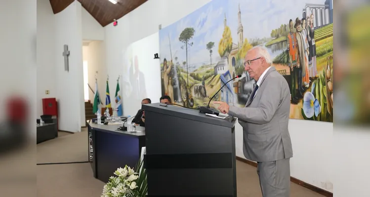 Dr. Reinaldo e Régis Moreno assumem seus cargos durante a gestão municipal de 2025-2028.