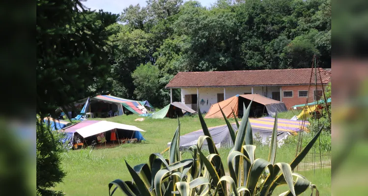 Das oito edificações, seis estão tomadas por entulhos e com problemas estruturais.