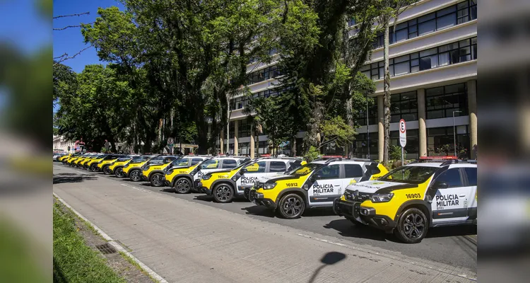 Departamento de Estradas de Rodagem entrega 36 viaturas e 5 cães ao Batalhão de Polícia Rodoviária Estadual |