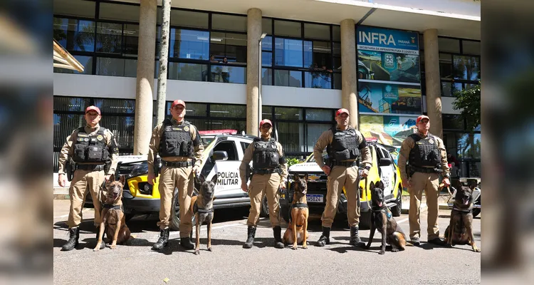 Departamento de Estradas de Rodagem entrega 36 viaturas e 5 cães ao Batalhão de Polícia Rodoviária Estadual |