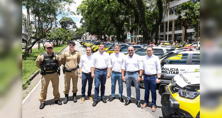 Departamento de Estradas de Rodagem entrega 36 viaturas e 5 cães ao Batalhão de Polícia Rodoviária Estadual |