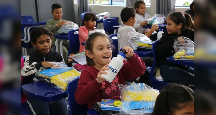 A Secretaria Municipal de Educação investiu cerca de R$ 500 mil nos materiais escolares.