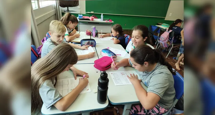 Diversas atividades foram realizadas pela turma, como a confecção de materiais e o teste do método pomodoro.