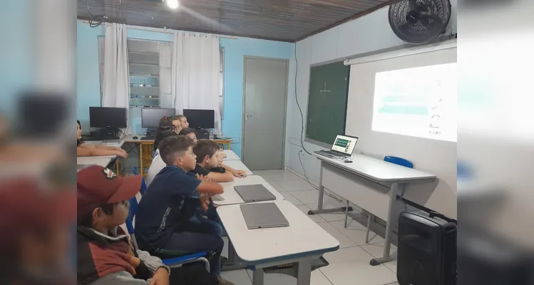 Educandos puderam realizar ações dentro e fora de sala de aula.