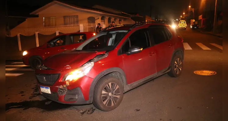 Acidente envolveu um Renault Captur e um Peugeot 2008