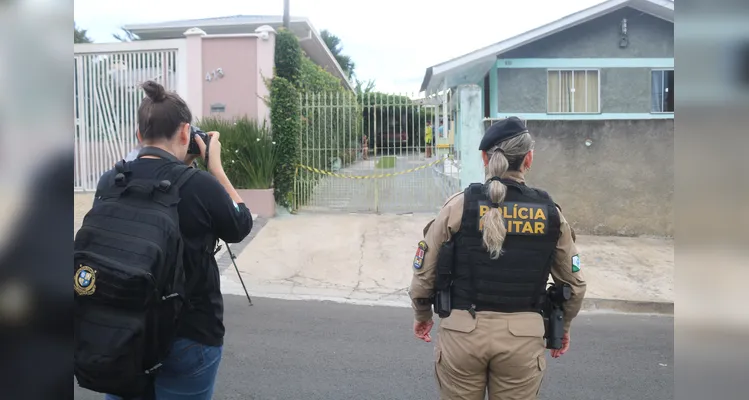 Homem morreu no telhado de uma casa na rua Sabaudia, na Vila Palmeirinha