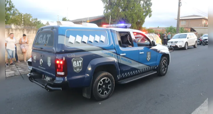 Homem morreu no telhado de uma casa na rua Sabaudia, na Vila Palmeirinha