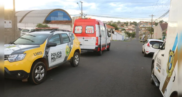 Homem morreu no telhado de uma casa na rua Sabaudia, na Vila Palmeirinha