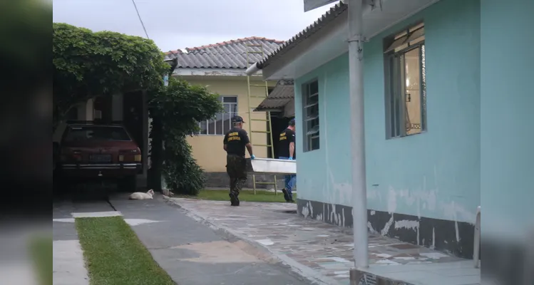 Homem morreu no telhado de uma casa localizada na rua Sabaudia