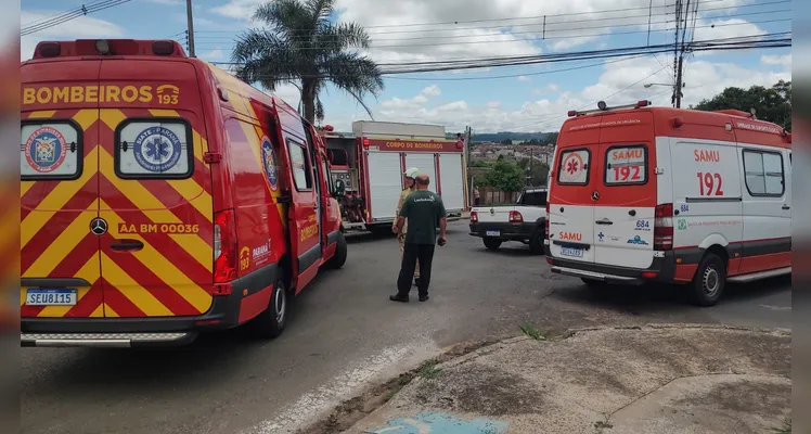 Colisão deixa três pessoas feridas no bairro Uvaranas em PG