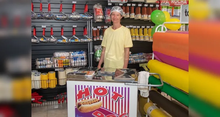 Já reconhecidos pela Casa das Águas, localizada no bairro Colônia Dona Luiza, que completará 15 anos em 2025, Reginaldo e Carolina iniciaram outro empreendimento na cidade, em maio desse ano, a Chocolollow Sorvetes.