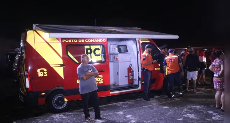 Chuvas de granizo atingiram Ponta Grossa na tarde desta terça-feira (31).