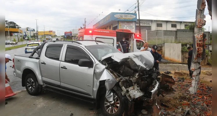 Acidente aconteceu por volta das 17 horas dessa quinta-feira, em Ponta Grossa