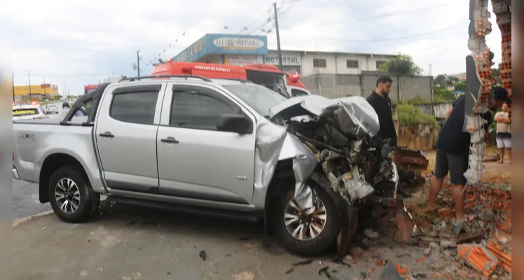 Acidente aconteceu por volta das 17 horas dessa quinta-feira, em Ponta Grossa