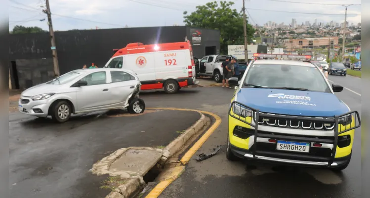 Acidente aconteceu por volta das 17 horas dessa quinta-feira, em Ponta Grossa