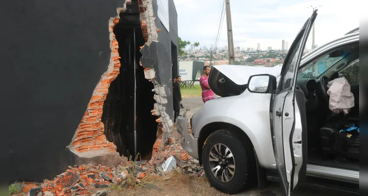 Acidente aconteceu por volta das 17 horas dessa quinta-feira, em Ponta Grossa