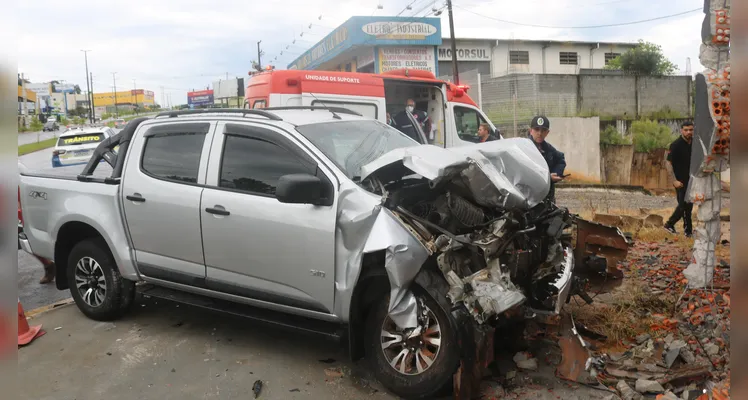 Acidente aconteceu por volta das 17 horas dessa quinta-feira, em Ponta Grossa