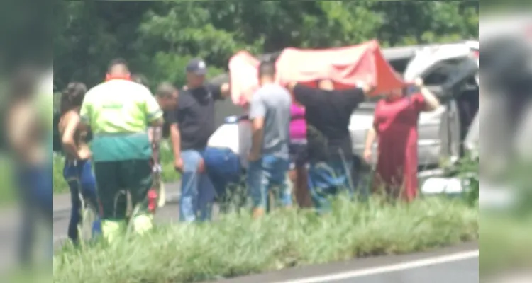 Capotamento aconteceu por volta das 13h