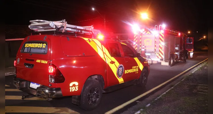 Incêndio aconteceu em uma casa na rua Rodonita