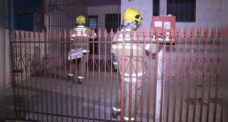 Incêndio aconteceu em uma casa na rua Rodonita