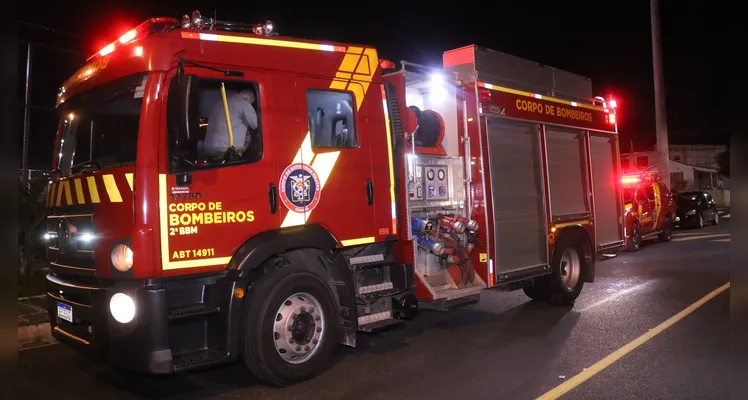 Incêndio aconteceu em uma casa na rua Rodonita