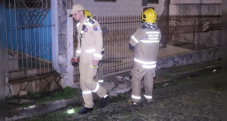 Incêndio aconteceu em uma casa na rua Rodonita