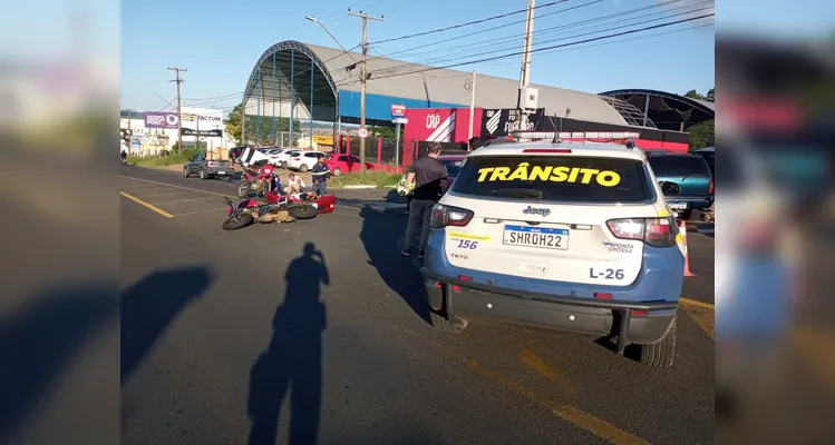 A equipe de Patrulhamento Viário realizou a sinalização do local e o registro da ocorrência.