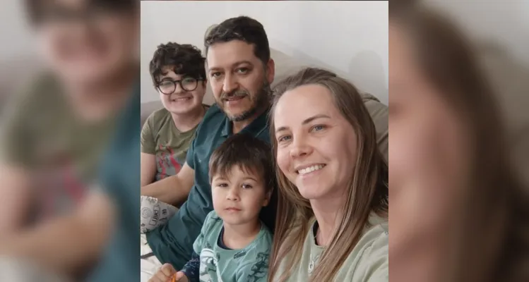 Mãe faz 'vaquinha' para comprar medicamento de filhos com distrofia