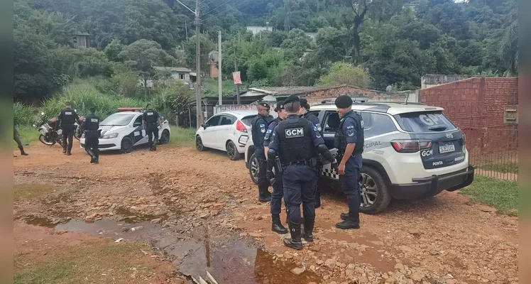 A equipe do Grupo de Resposta Rápida (GRR) da Guarda foi acionada e localizou o indivíduo.