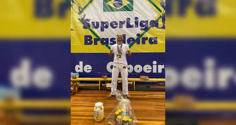 Pai e filho de Ponta Grossa conquistam Mundial de Capoeira